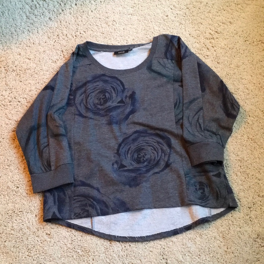 Lightweight sweatshirt